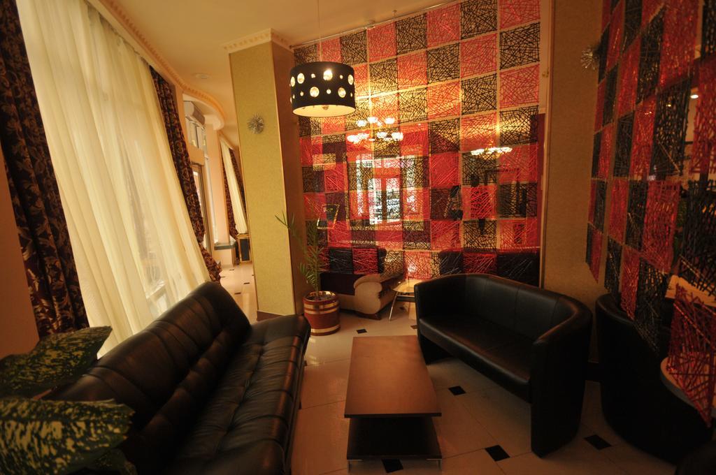 Golden Palace Hotel Aktau Zewnętrze zdjęcie