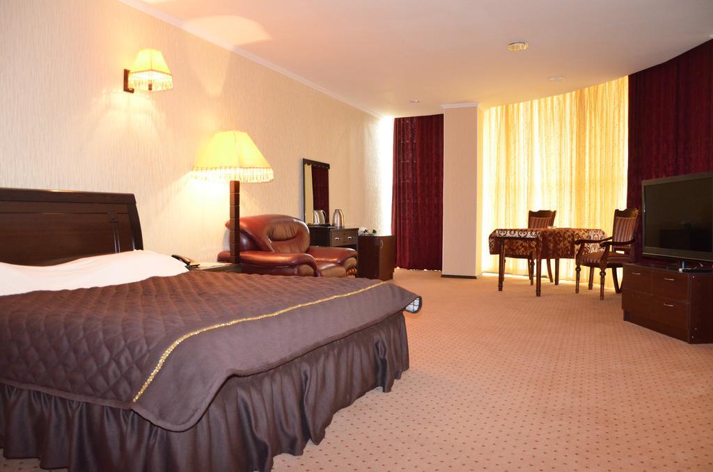 Golden Palace Hotel Aktau Zewnętrze zdjęcie