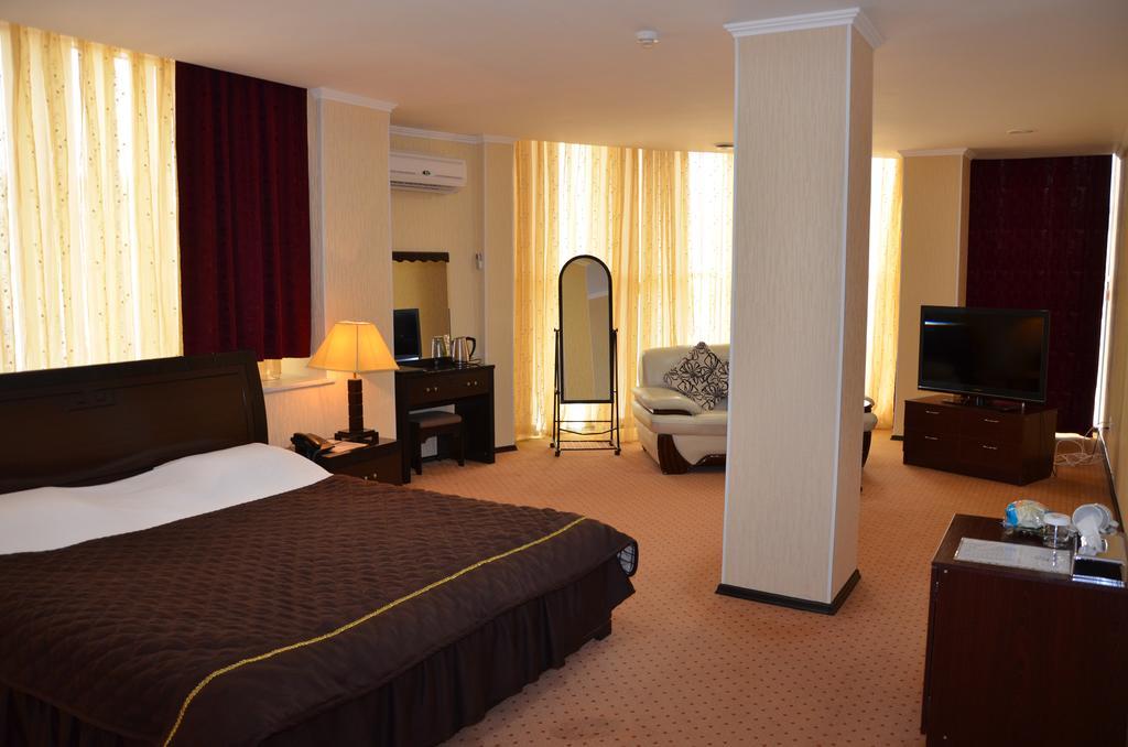 Golden Palace Hotel Aktau Zewnętrze zdjęcie